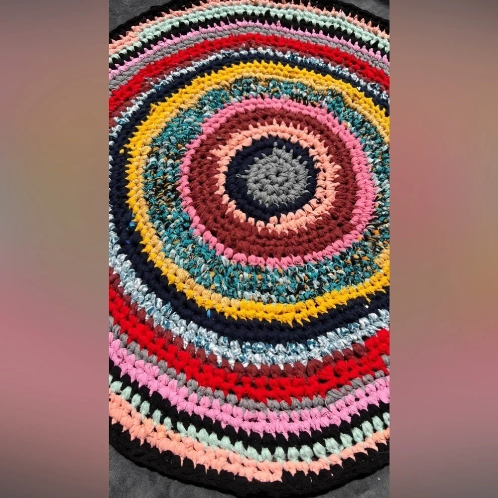 HAND made crochet recycled upcycle bohemian round floor mat Sz 30" - Picture 5 of 9